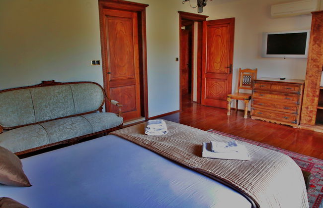 The Mira House - Photo 19