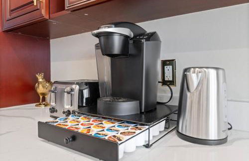 Luxe Retreat! Bar|Rooftop DT Views|Hot Tub|Arcade - Foto 35