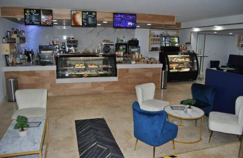 Ocean front 2 Bedroom and 2 Bathroom apartment at The Alexander Resort - Foto 35