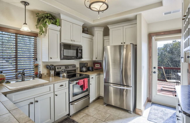 2brdowntown Occmountain Views & Grill - Photo 13