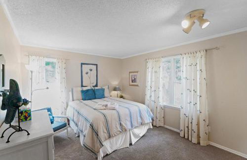 5 BR lakefront home with swim dock bunk room High Speed WiFi - Foto 15