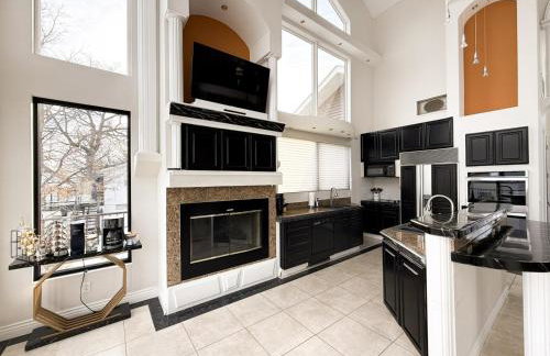 Crystal Palm Lakefront Luxury Home 6 Bed and 5 Bath - Foto 54