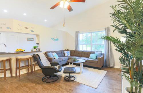 Salty Tide Getaway - Nightlife, Pool, Play, Beach - Foto 28