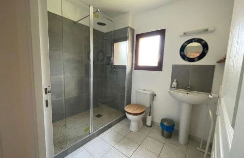 Lilas - Spacieuse maison 10 pers Jardin BBQ - Foto 4