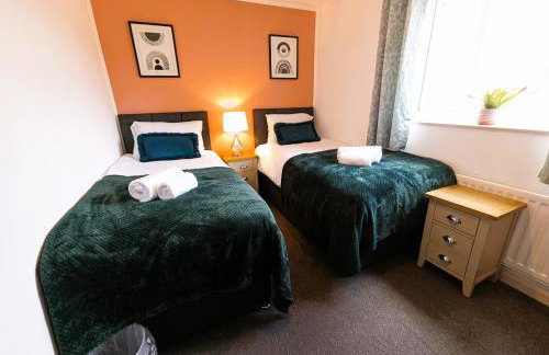 6 Guests * 4 Bedroom * Free Wi-Fi - Photo 9