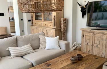 Casa Duende, Estepona, Private beach house with heated pool - Photo 14