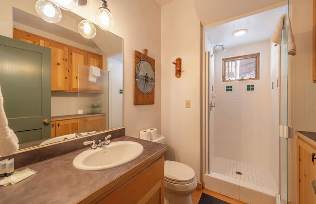 Private Cozy and Central Cabin with Deck by Sierra Getaways - Foto 19