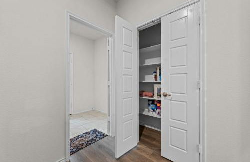 Single-level Home Game Area Ideal for Long Stays - Foto 37