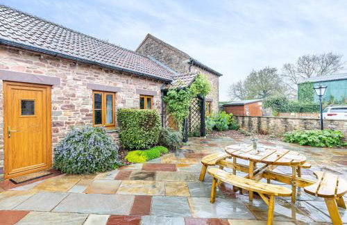 The Lodge - Photo 27