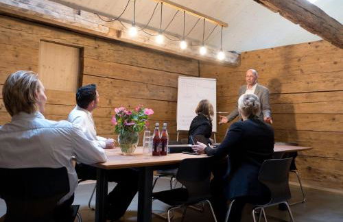 Altkreut Festenhof, Linde und Kastanie, 2 große FeWos für Gruppen bis 19 Personen ruhig und naturnah, 60 Min von München - Foto 47