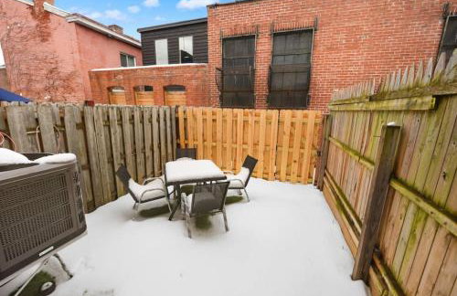 HostWise Stays - Prime Location in Lawrenceville, Exposed Brick 2BR Home - Foto 11