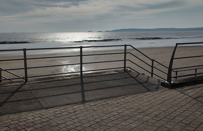 Meridian Tower Apartment - Photo 9