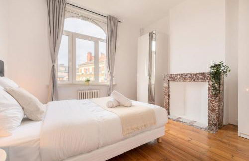 La Madeleine-Beautiful bright two bedroom apart - Foto 11