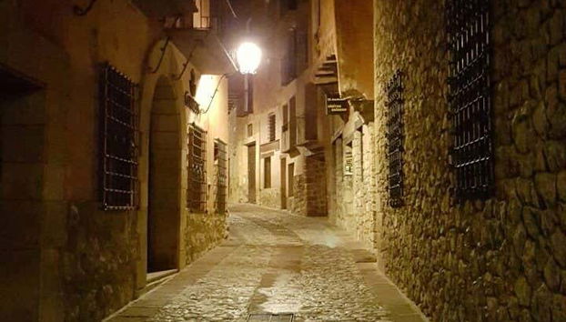 Rues d'Albarracín à la tombée de la nuit