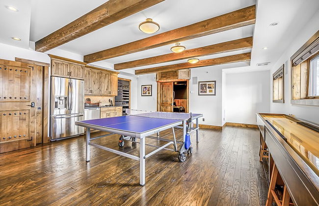 Inuksuk Lodge 4800 sq ft of Excellence - Photo 42