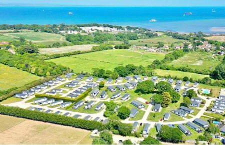 Elegant Lodge in Peaceful Holiday Resort - Photo 3