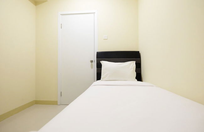 Clean And Tidy Green Pramuka Apartement - Foto 3