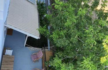 Byron House - Photo 16