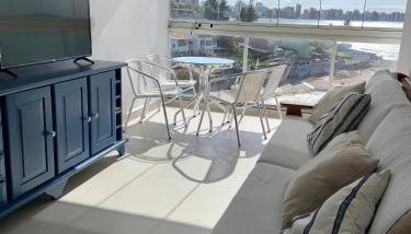 Apartamento vista do mar, pé na areia e águas tranquilas, no cento de Guarapari - Foto 3