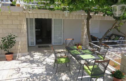 Beachfront Apartments Vala with a swimming pool - Photo 3