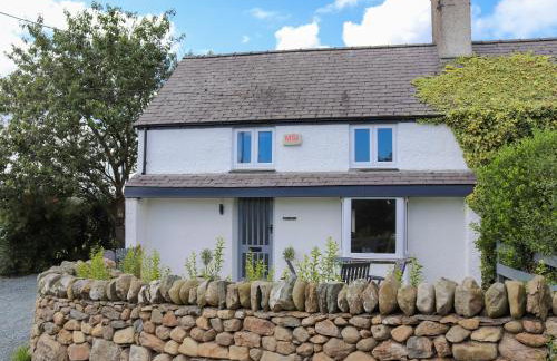 Pencefn Cottage - Photo 7