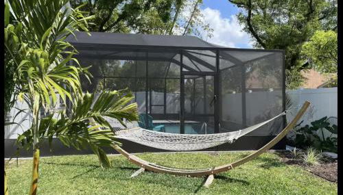 Central Perk Retreat | Heated Pool + Zoo 1 Block! - Foto 3, sunbed, Garden view