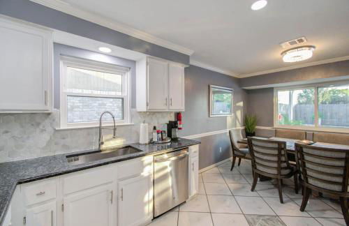 Your Houston Vacation Getaway 3-BD Pool Patio - Foto 12