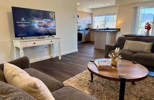 Homestead Village - Two Bedroom Condo Top Floor - Photo 2