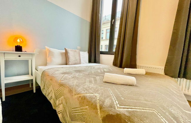 Luxury 2BR 1BA Near Fashion District by Oneluxstay - Foto 43