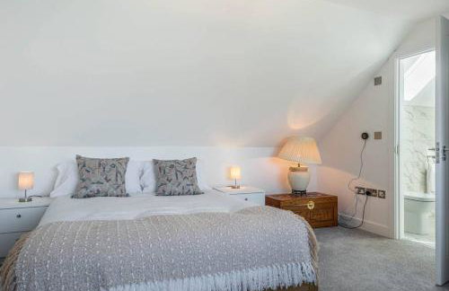 Beach Mews - Modern townhouse with patio and private parking - Photo 11