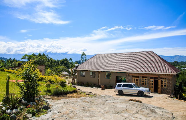 Apuuli Safaris & Cottages - Photo 12