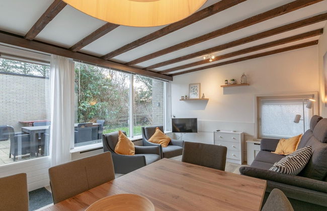 Radiant Bungalow With Patio at Duinland - Foto 40