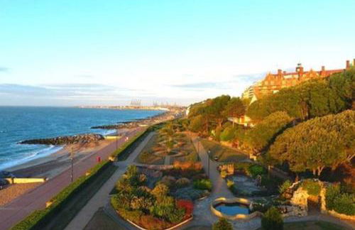 2 Bedroom Seafront Apartment - Foto 36