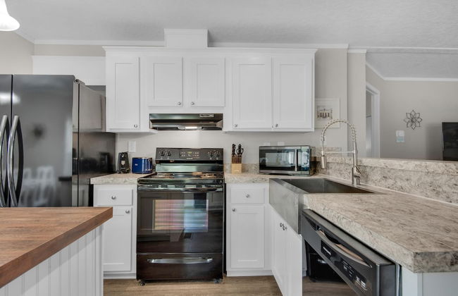 Beachin' Fun - Photo 5