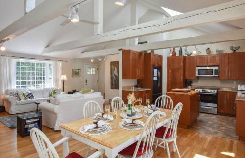 Pond Front Home with Private Dock - Foto 7