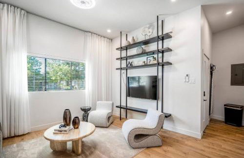 Nature-Inspired Living n Houston’s Trendy East End - Foto 19