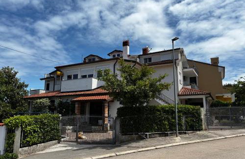 Apartmani Rozi - Photo 1