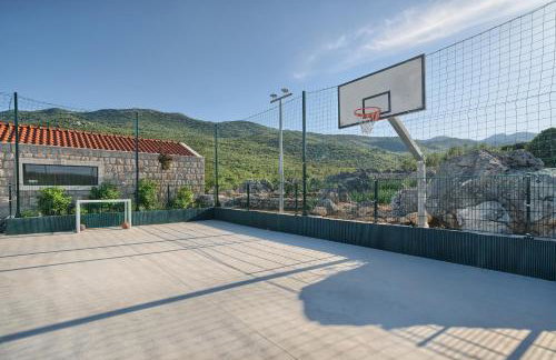 Villa Lovorika - Padel, Cageball, Basketball & Heated Pool - Foto 8