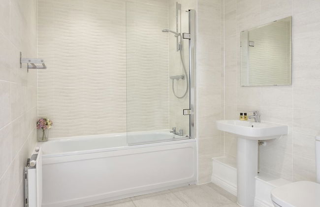 Campbell Park by ShortstayMK - Photo 23