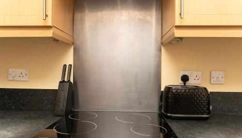 2 bed flat near Livingston North Station - Foto 5