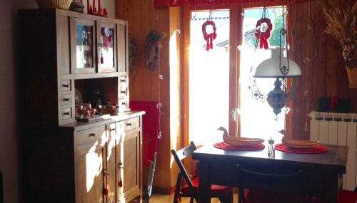 Charming, cozy, and bright apartment - Photo 2