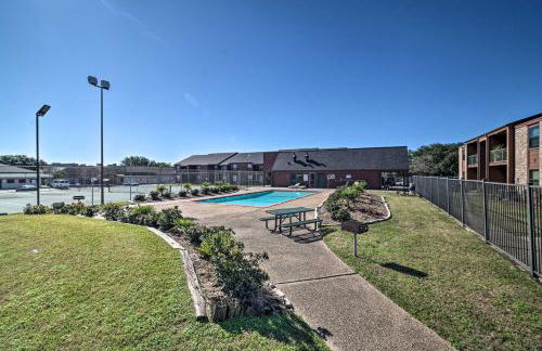 Game Day Retreat Pool Access, 2 Mi to Texas A and M - Foto 19