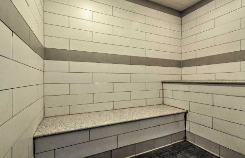 Walk to Main St Frisco Condo with Community Pool! - Foto 26