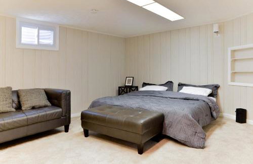 Northside FAMLYNEST Lincoln Sq 4BR 2BA 2P Rare find - Photo 18