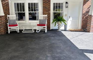 The Carriage House - Photo 13