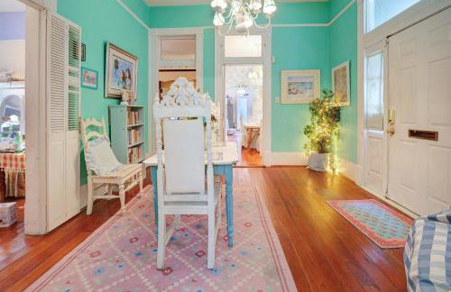 4BR 3 BA HUGE, Balcony, Cemetery, Streetcar sleeps 8! - Photo 66