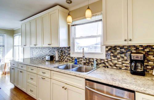 Ocean Isle Beach Home with Canal Views! - Foto 7