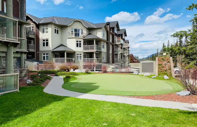 A Lovely Studio with Full Kitchen & AC - Photo 17