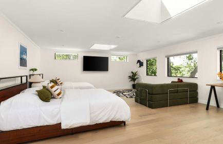 Eastside Family Luxury Retreat with Pool near Downtown - Foto 27