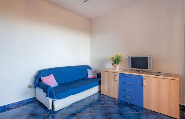 A few Steps La Pelosa Beach - Photo 8